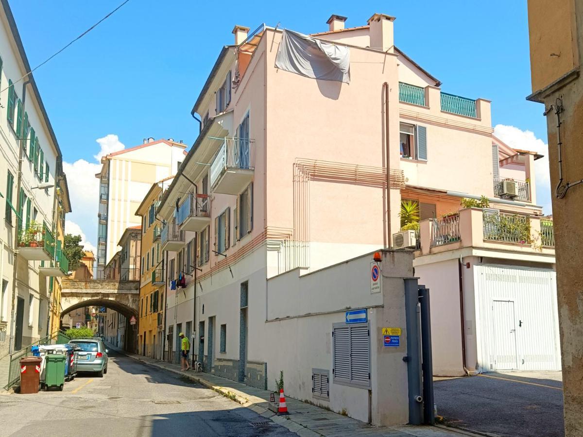 A Casa Di Pizz - Bilocale Con Parcheggio Privato Lejlighed Savona Eksteriør billede